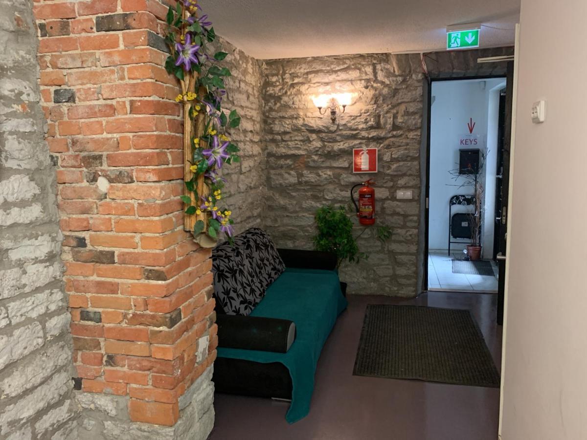 Süda Hostel Tallin Exterior foto